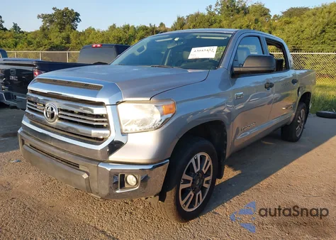 2017 Toyota Tundra Sr5 5.7L V8 z USA, uszkodzony, nr VIN 5TFDW5F1XHX621343